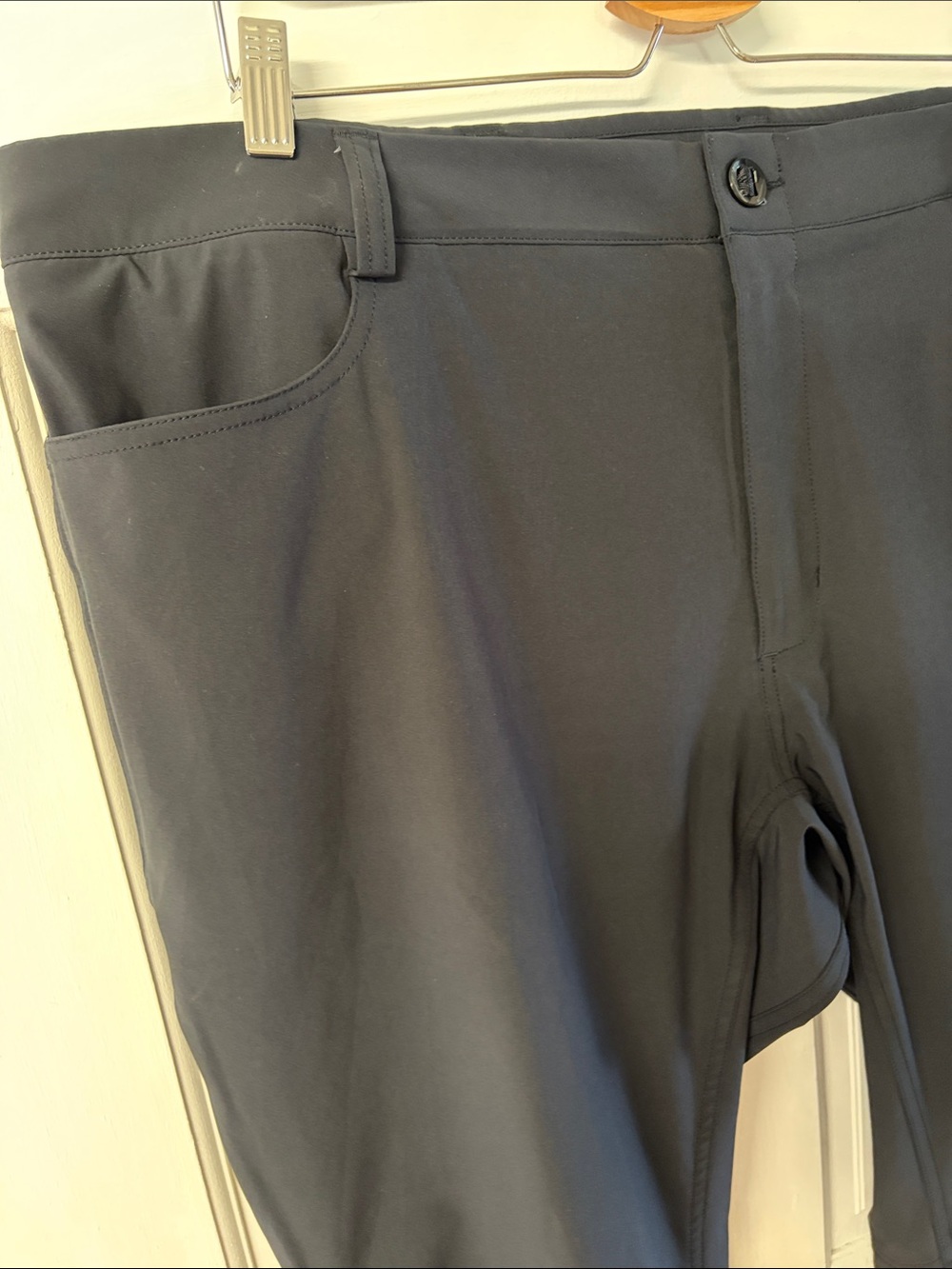 Under Armour Men’s Loose Fit Tactical Flex Pants in black size 44X30 - Picture 3 of 15